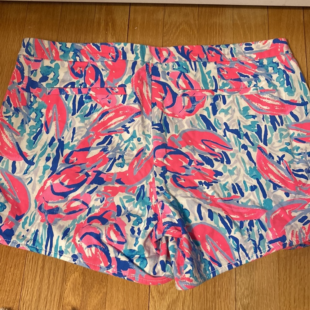 Sold!! Lilly Pulitzer Cosmic Coral Cracked Up Hazelle Stretch Shorts - Picture 6 of 6